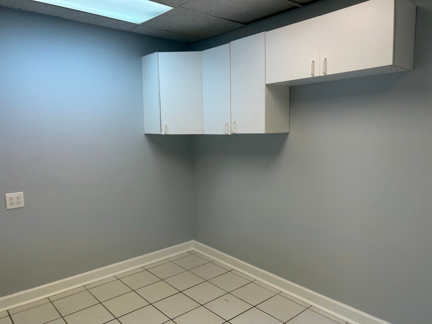 853 N Highland Avenue, Aurora, IL 60506