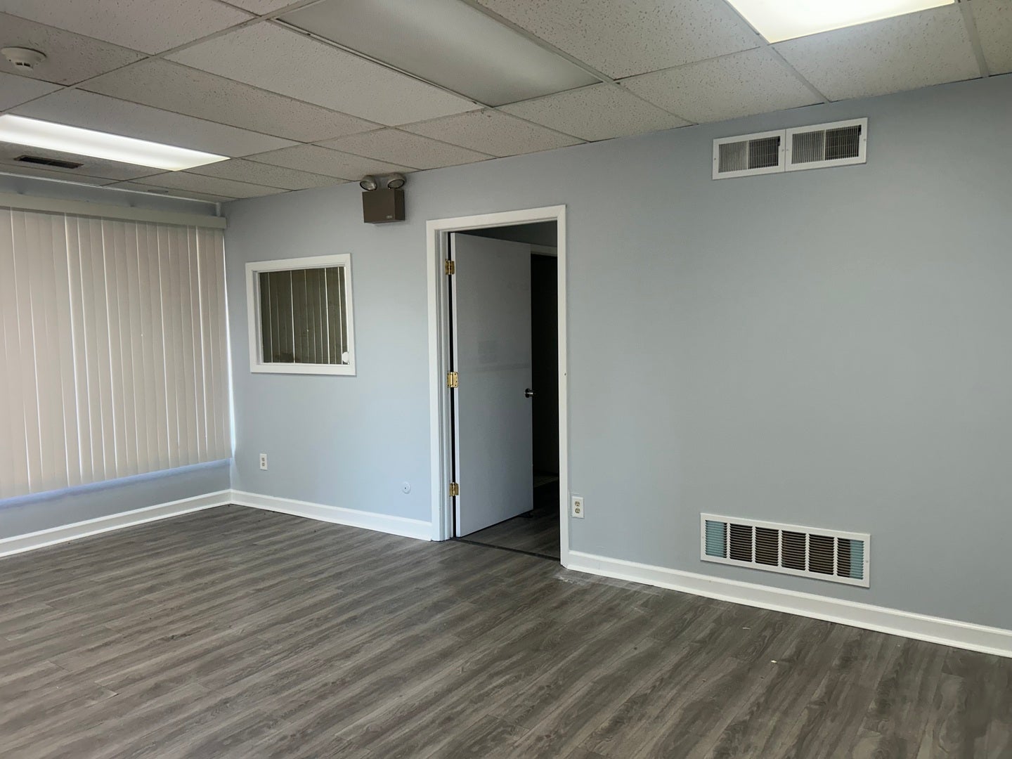 853 N Highland Avenue, Aurora, IL 60506