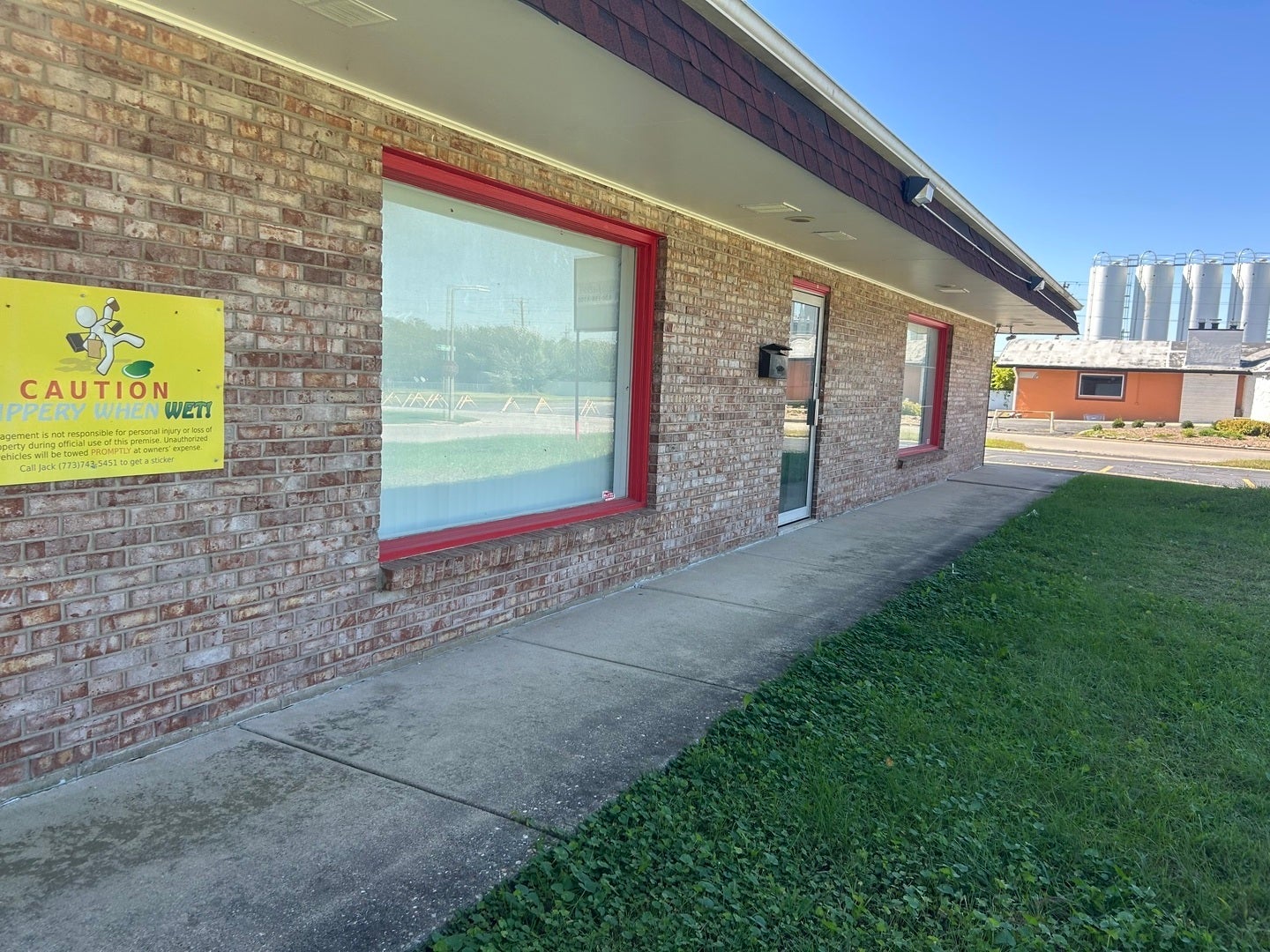 853 N Highland Avenue, Aurora, IL 60506