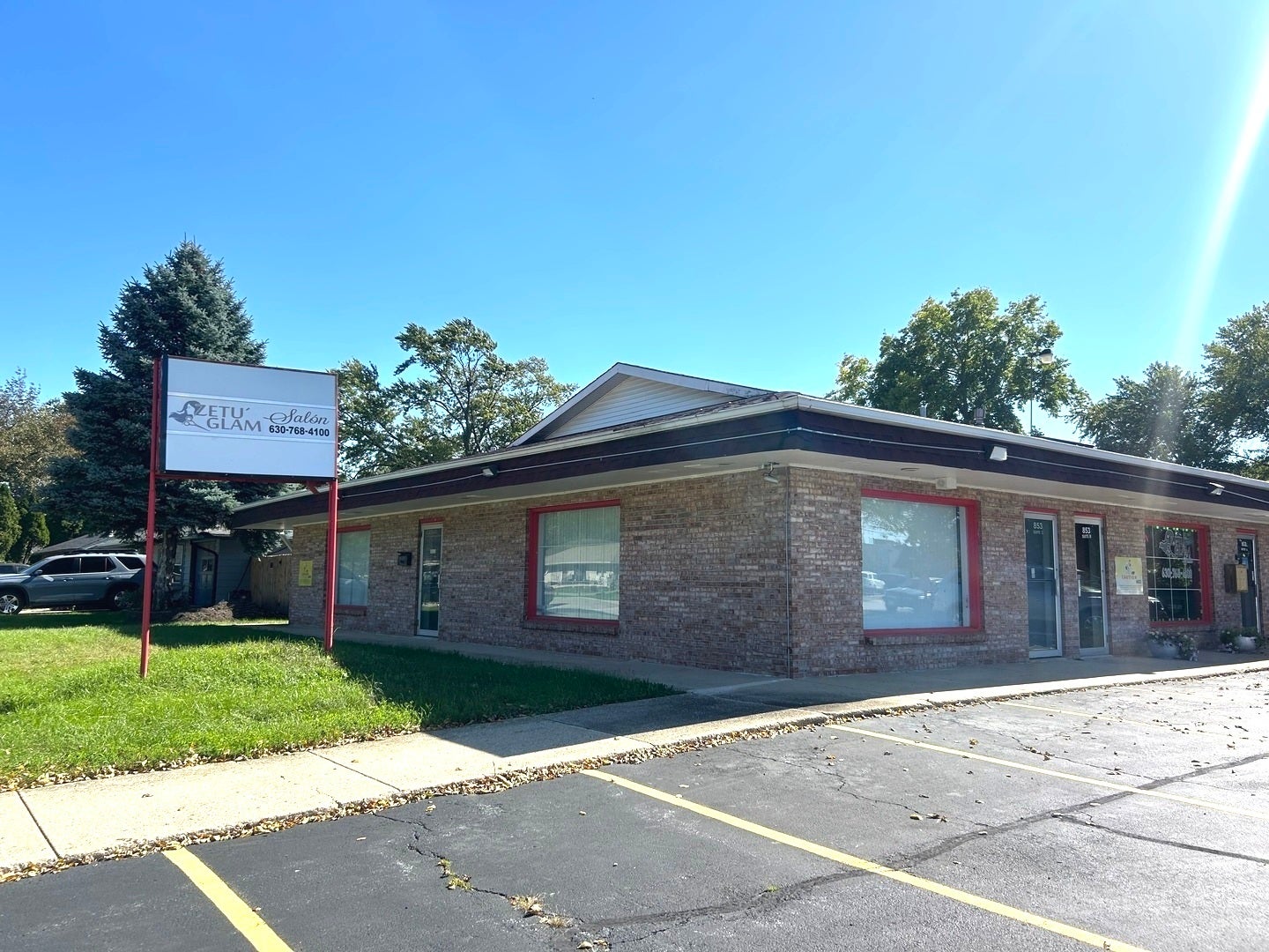 853 N Highland Avenue, Aurora, IL 60506