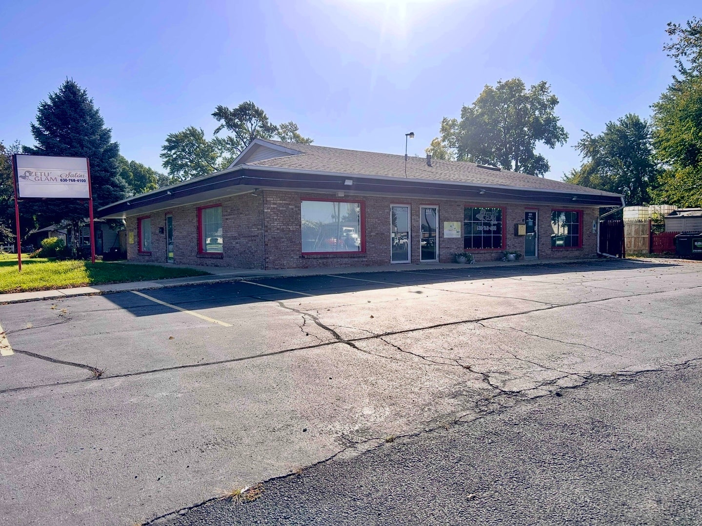 853 N Highland Avenue, Aurora, IL 60506