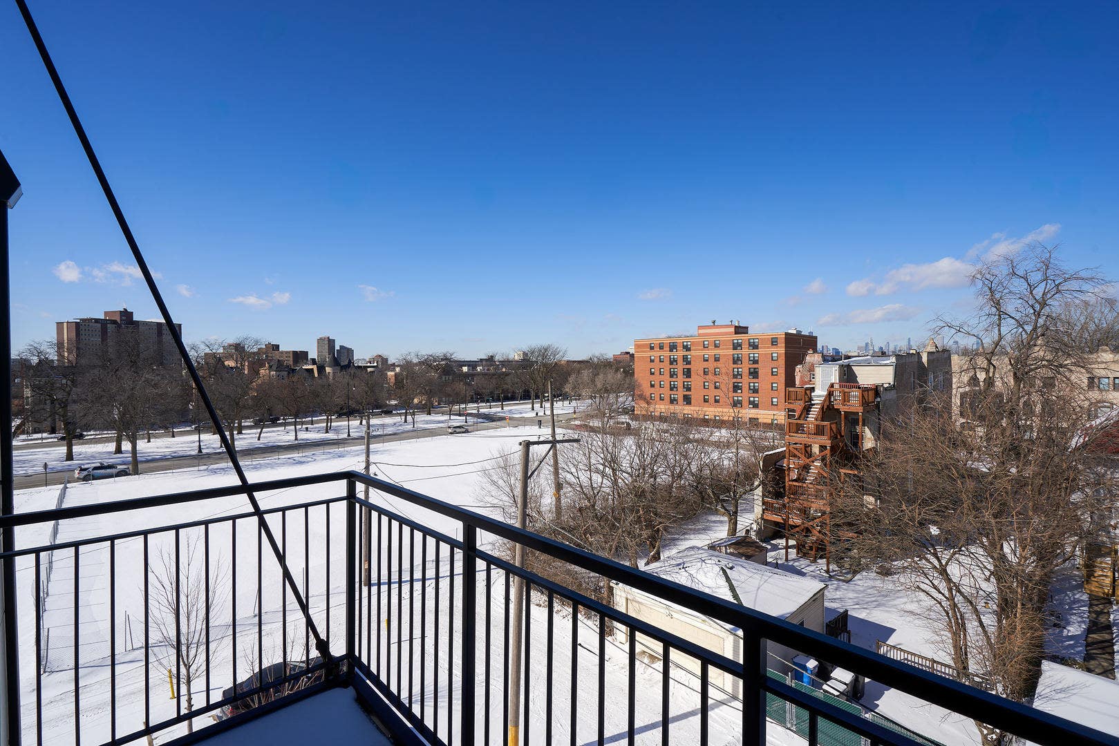 926 E 43rd Street, #203, Chicago, IL 60653 926 E 43rd Street, #203, Chicago, IL 60653