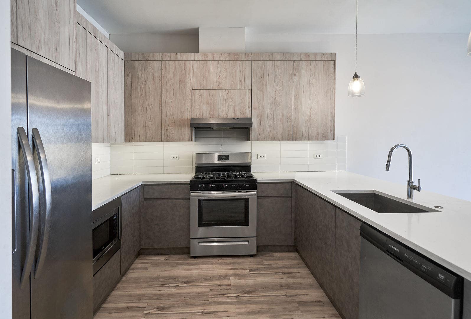 926 E 43rd Street, #203, Chicago, IL 60653 926 E 43rd Street, #203, Chicago, IL 60653