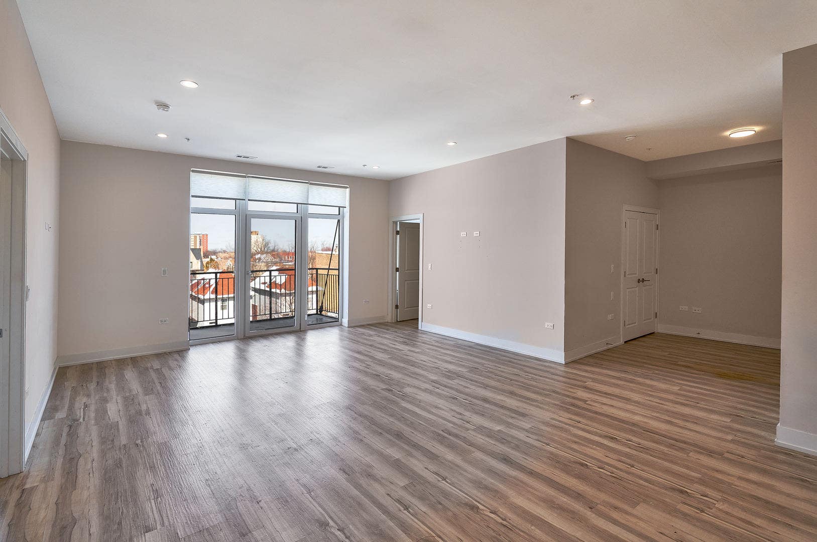 926 E 43rd Street, #203, Chicago, IL 60653 926 E 43rd Street, #203, Chicago, IL 60653