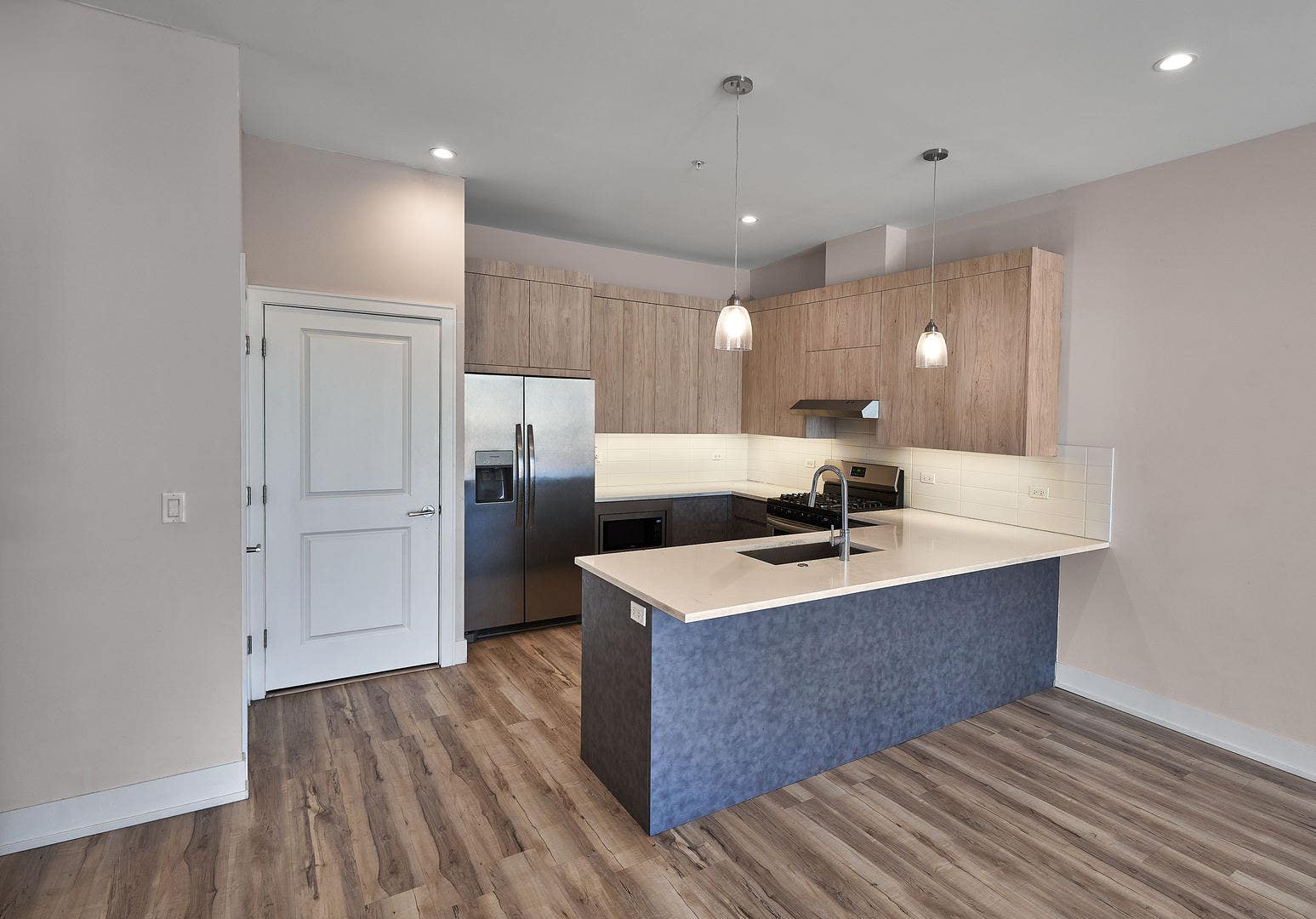 926 E 43rd Street, #203, Chicago, IL 60653 926 E 43rd Street, #203, Chicago, IL 60653