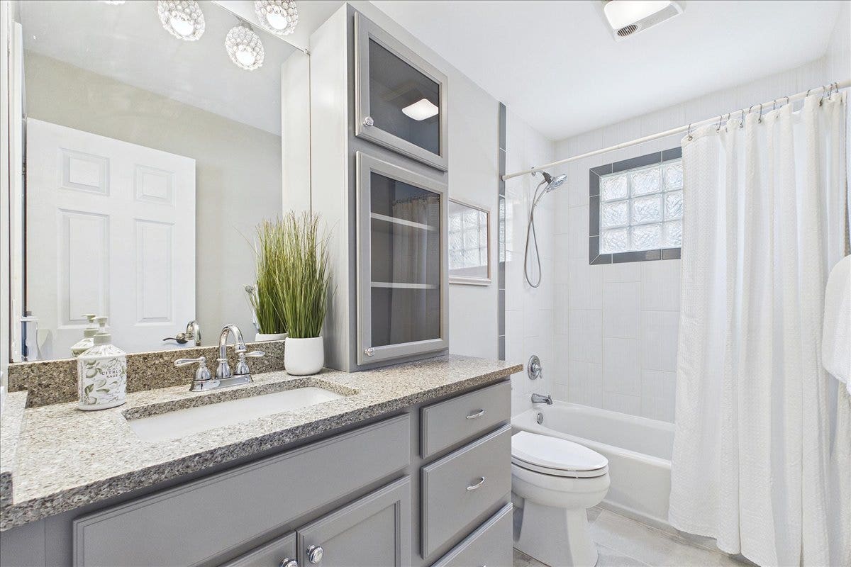 33202 N Woodland Terrace, Grayslake, IL 60030 33202 N Woodland Terrace, Grayslake, IL 60030