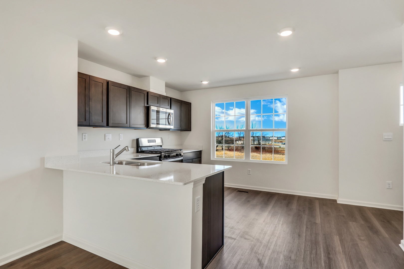 409 Lakeshore Court, St. Charles, IL 60174 409 Lakeshore Court, St. Charles, IL 60174