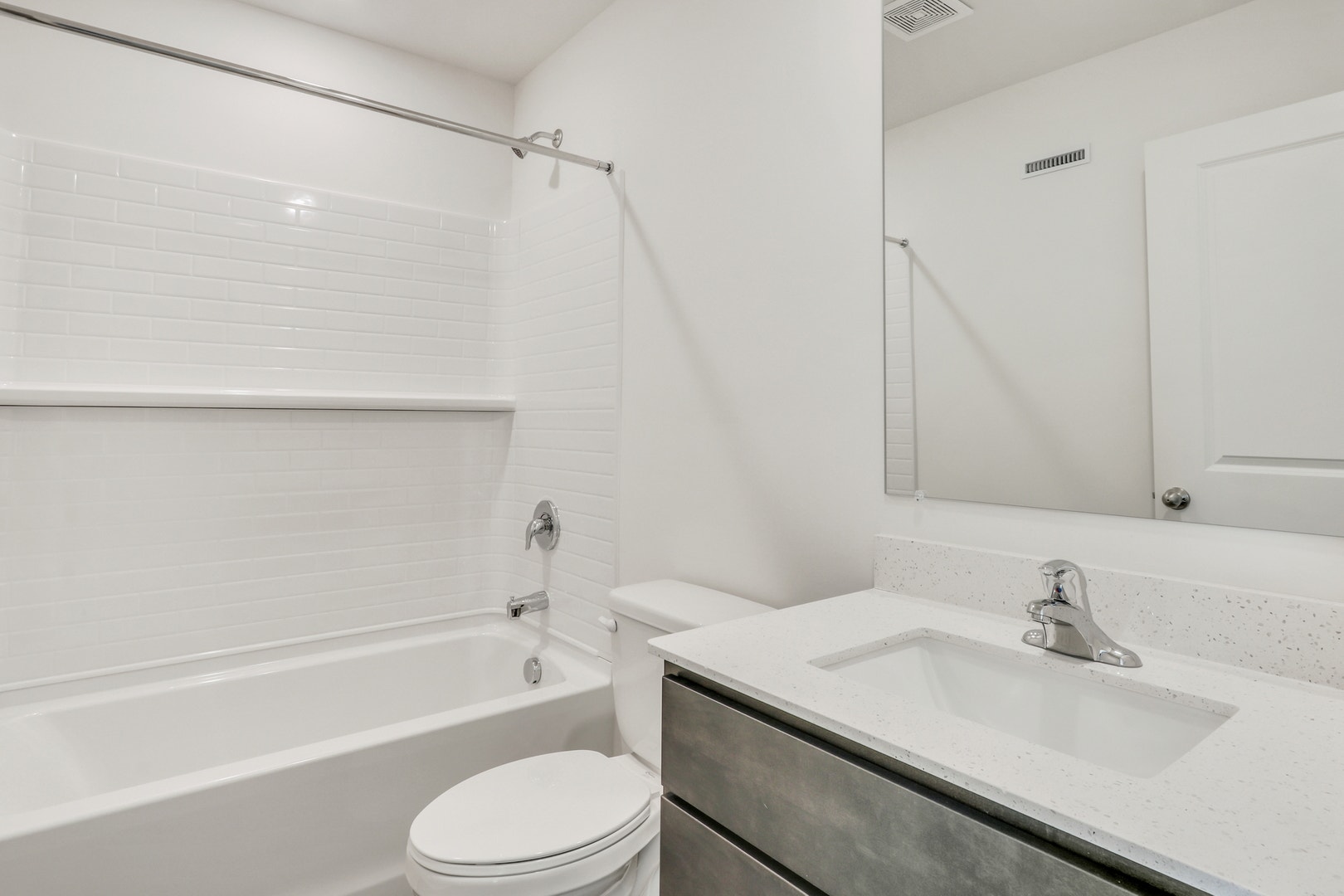 409 Lakeshore Court, St. Charles, IL 60174 409 Lakeshore Court, St. Charles, IL 60174