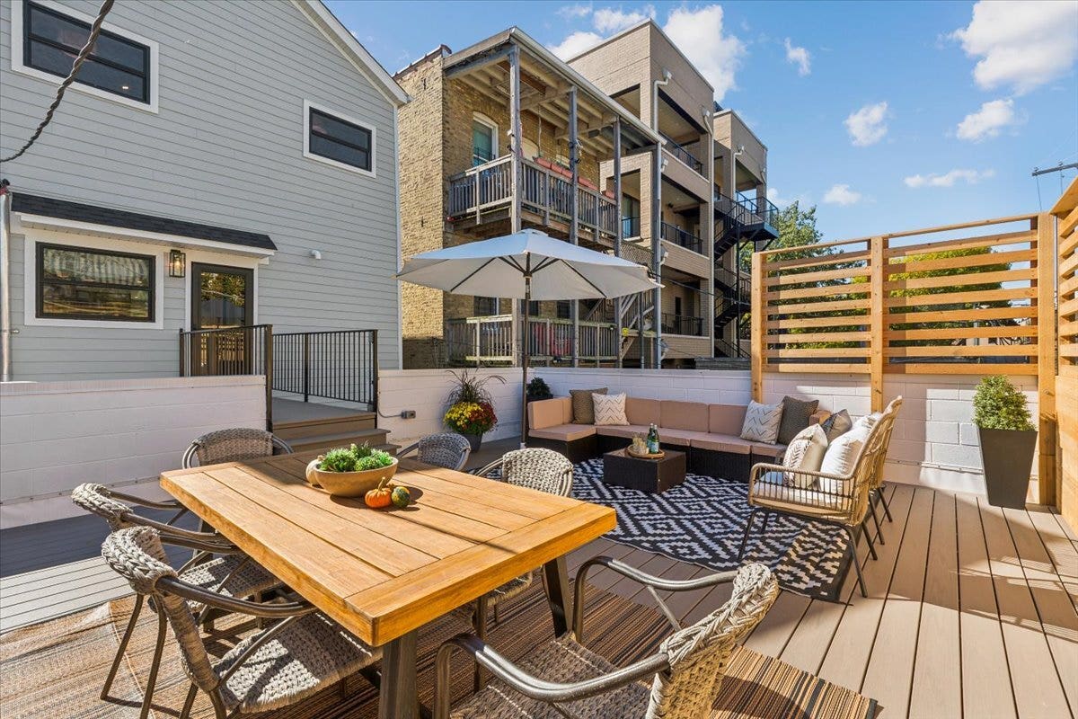 616 W Willow Street, Chicago, IL 60614 616 W Willow Street, Chicago, IL 60614