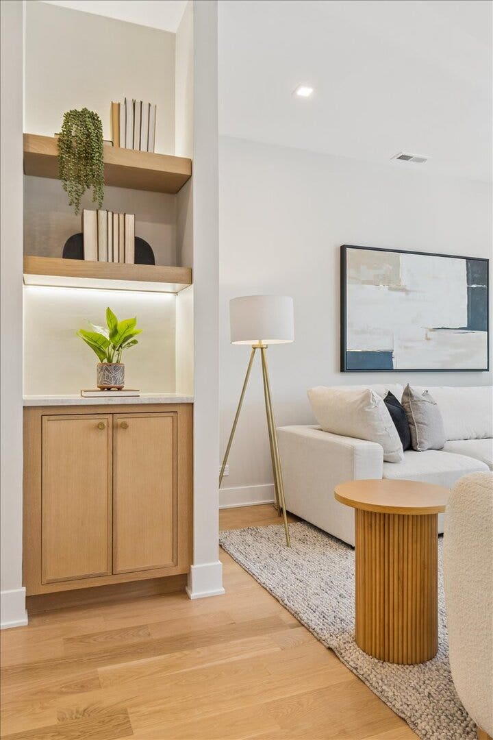 616 W Willow Street, Chicago, IL 60614 616 W Willow Street, Chicago, IL 60614