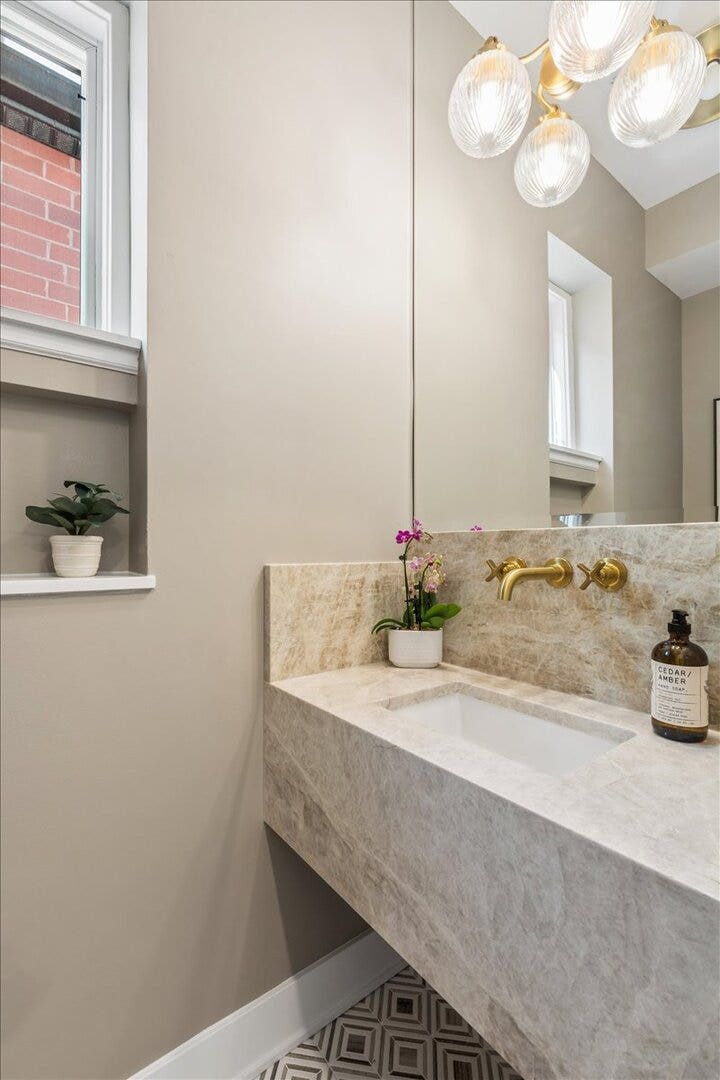 616 W Willow Street, Chicago, IL 60614 616 W Willow Street, Chicago, IL 60614
