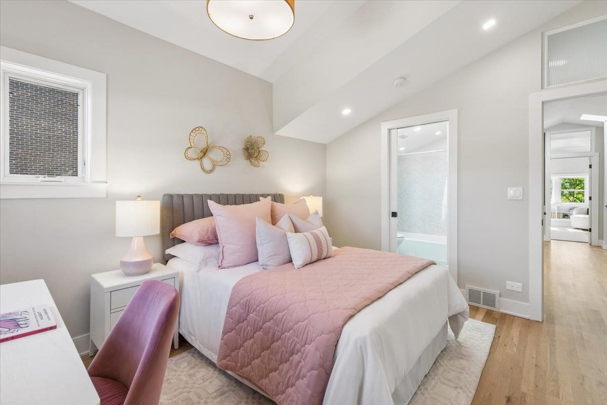 616 W Willow Street, Chicago, IL 60614 616 W Willow Street, Chicago, IL 60614