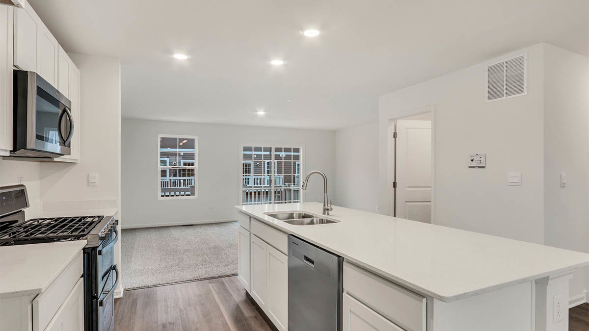 403 Lakeshore Court, St. Charles, IL 60174