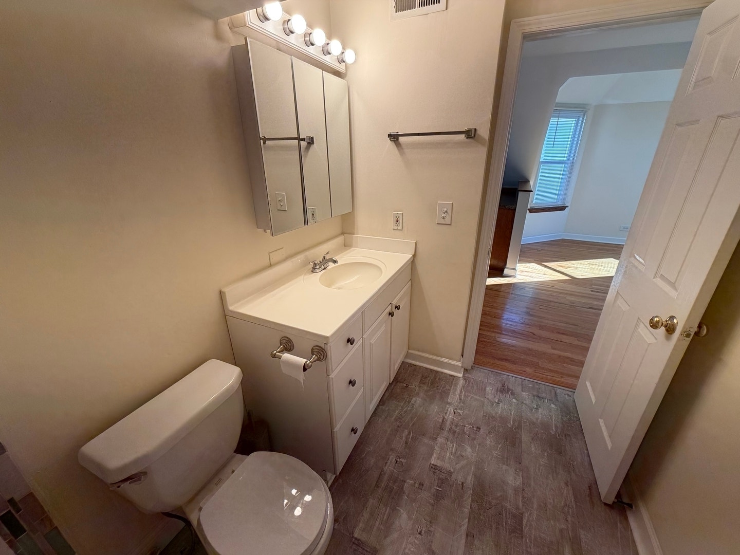 3755 N Christiana Avenue, #2, Chicago, IL 60618 3755 N Christiana Avenue, #2, Chicago, IL 60618