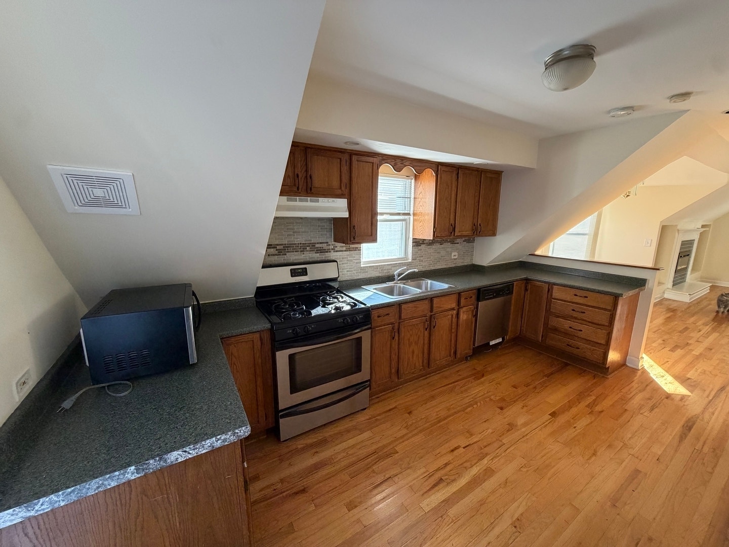 3755 N Christiana Avenue, #2, Chicago, IL 60618 3755 N Christiana Avenue, #2, Chicago, IL 60618