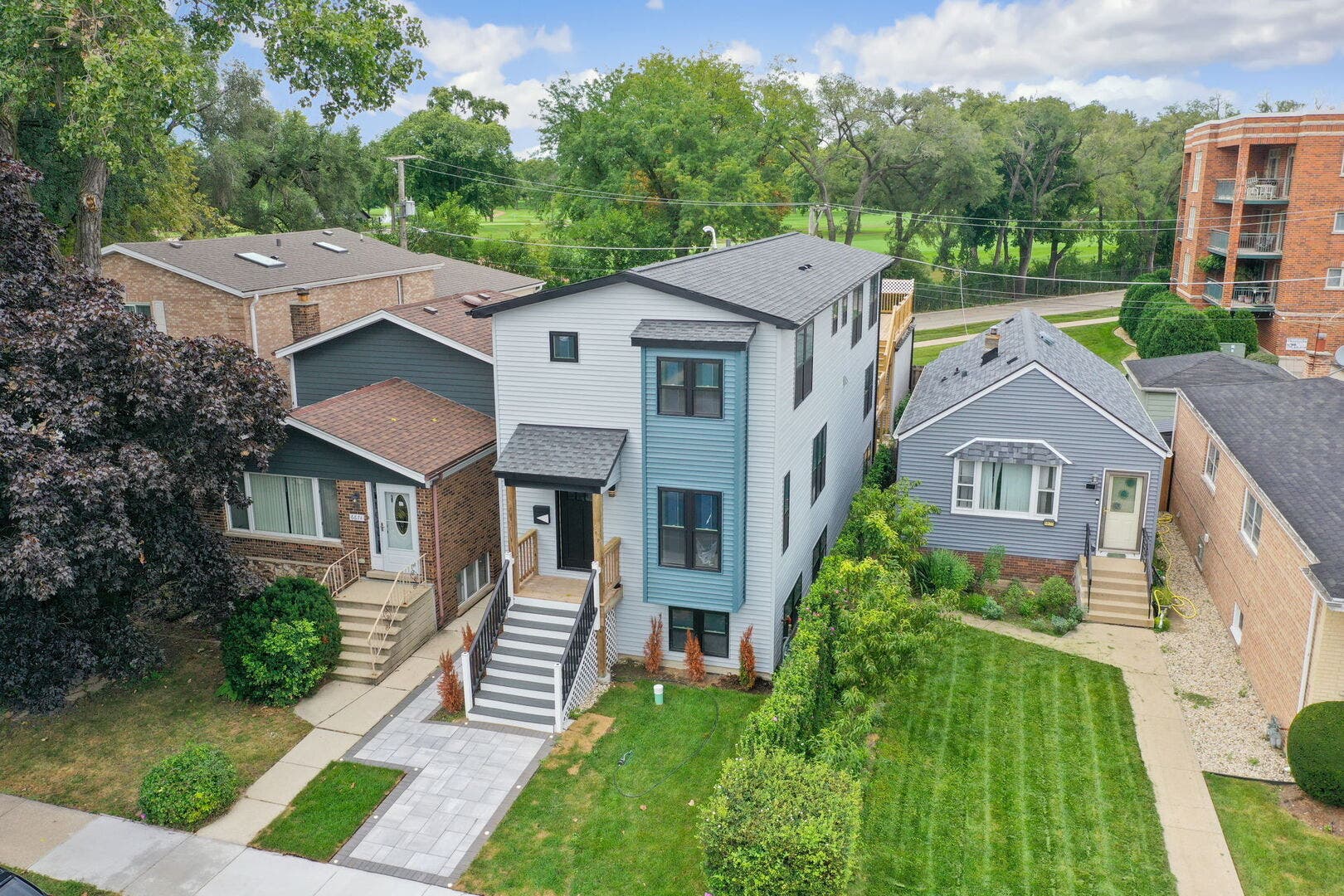 6672 W Montrose Avenue, Harwood Heights, IL 60706 6672 W Montrose Avenue, Harwood Heights, IL 60706