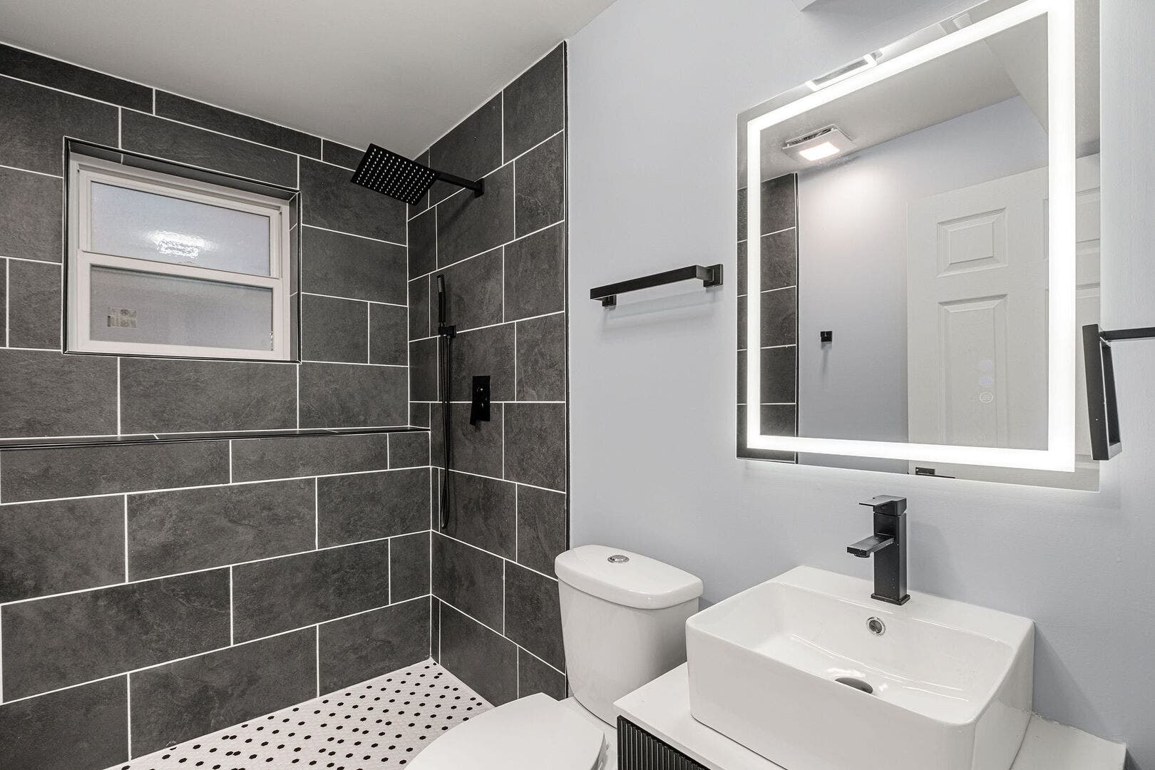 6672 W Montrose Avenue, Harwood Heights, IL 60706 6672 W Montrose Avenue, Harwood Heights, IL 60706