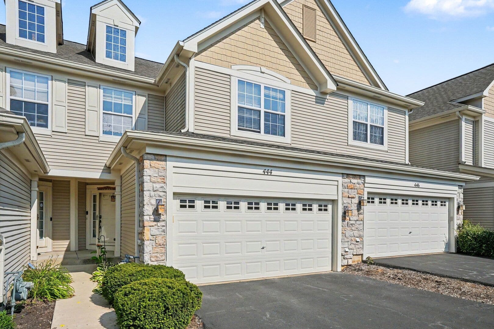 444 Vaughn Circle, Aurora, IL 60502 444 Vaughn Circle, Aurora, IL 60502