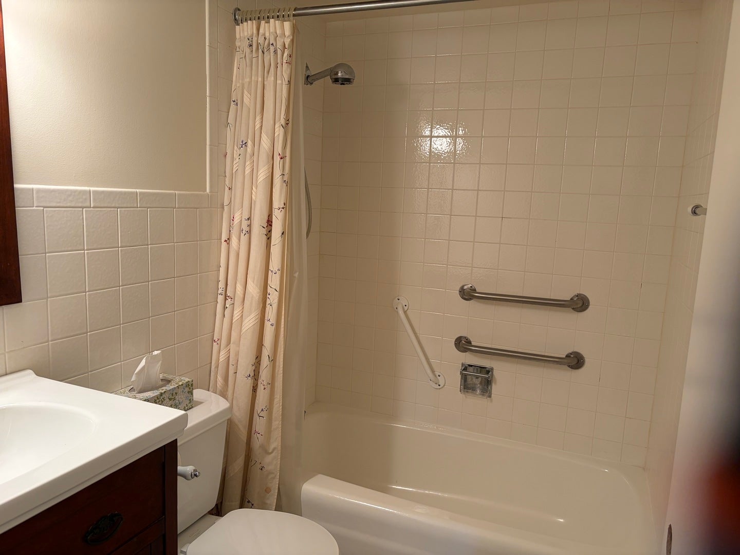 GUEST BATH EVEN HAS A BATHTUB