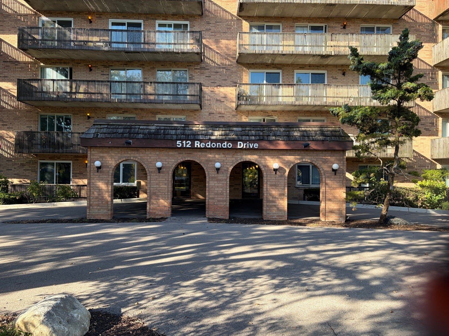 512 Redondo Drive, #411, Downers Grove, IL 60516