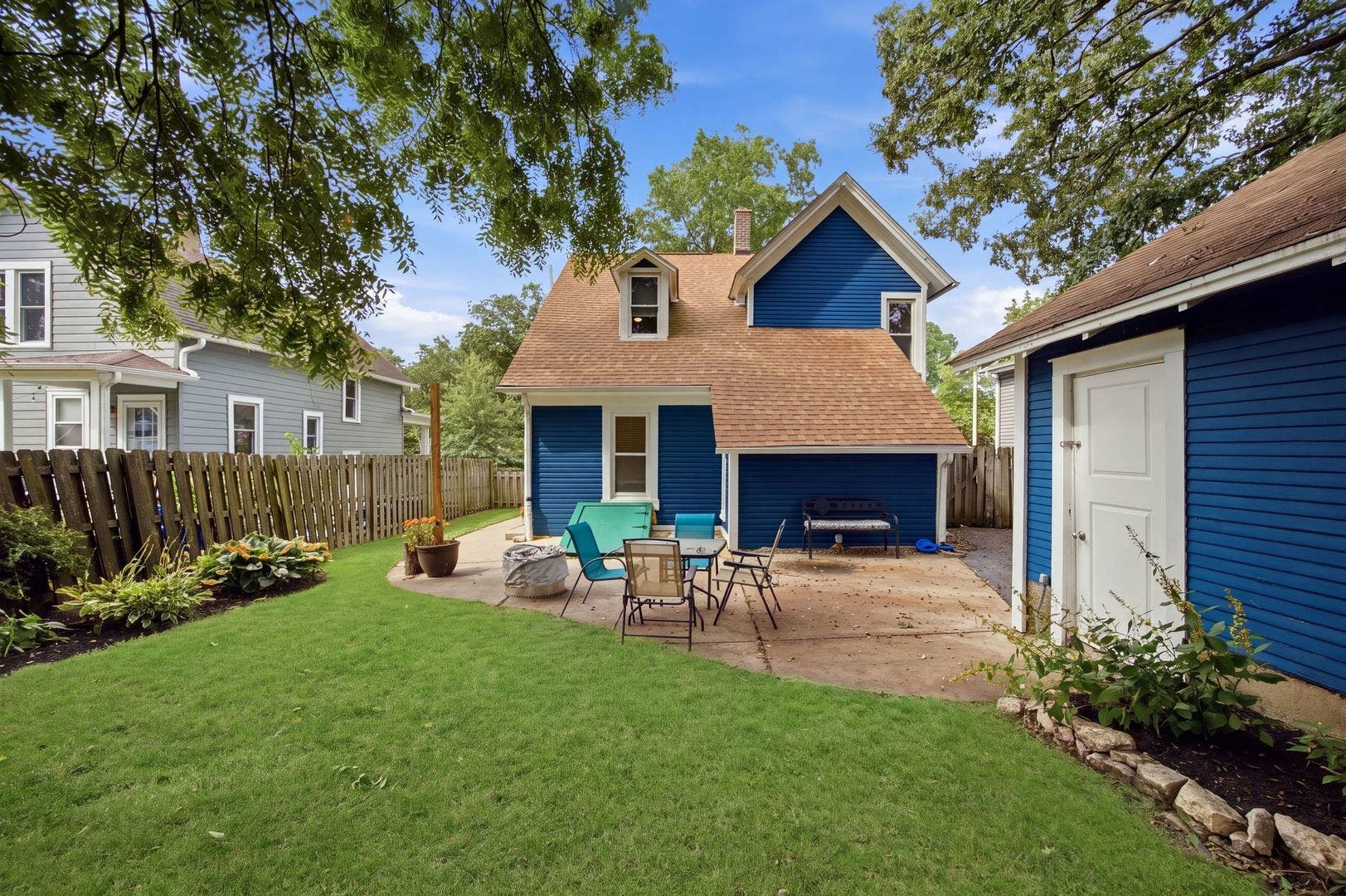 602 S 5th Avenue, St. Charles, IL 60174 602 S 5th Avenue, St. Charles, IL 60174
