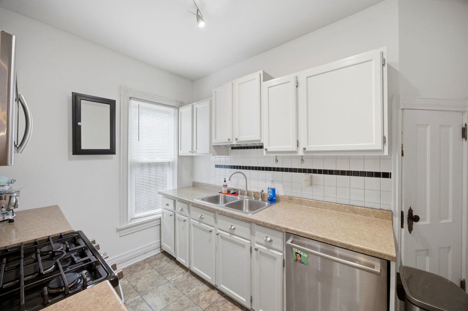 602 S 5th Avenue, St. Charles, IL 60174 602 S 5th Avenue, St. Charles, IL 60174