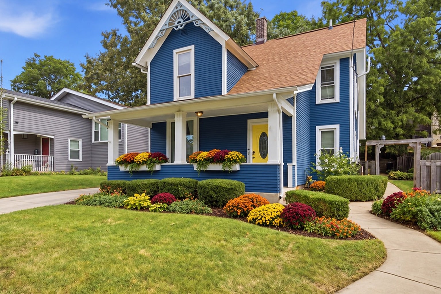 602 S 5th Avenue, St. Charles, IL 60174 Virtually Staged Flowers