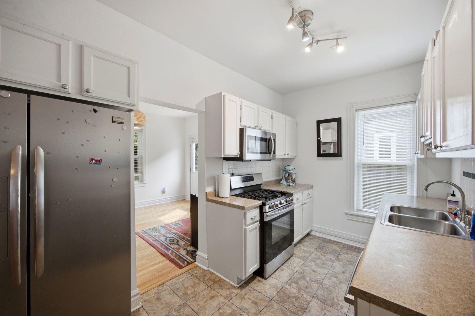 602 S 5th Avenue, St. Charles, IL 60174 602 S 5th Avenue, St. Charles, IL 60174