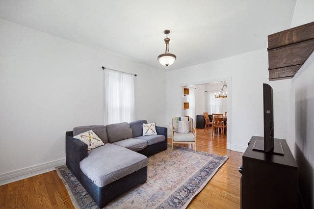 602 S 5th Avenue, St. Charles, IL 60174 602 S 5th Avenue, St. Charles, IL 60174