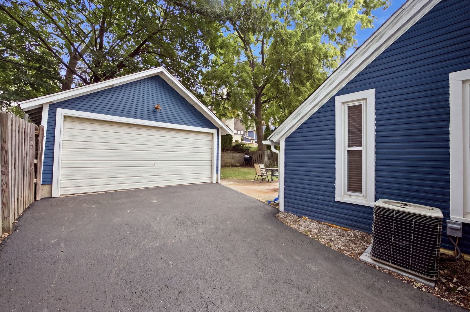 602 S 5th Avenue, St. Charles, IL 60174 602 S 5th Avenue, St. Charles, IL 60174