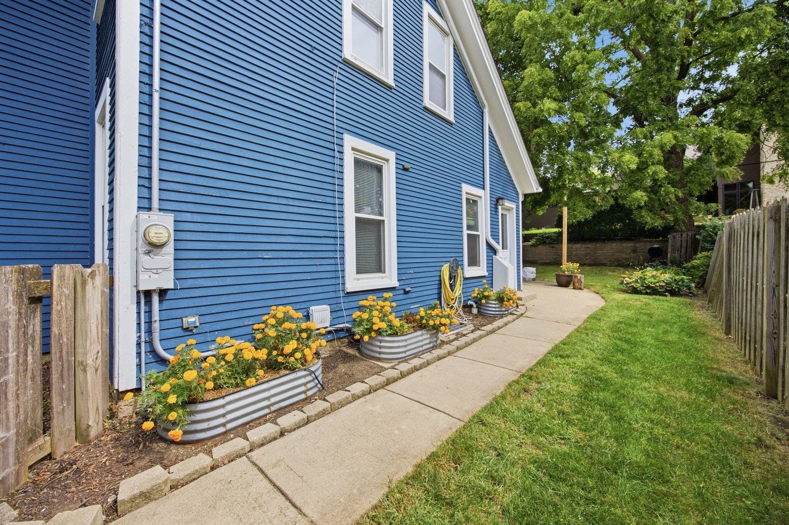 602 S 5th Avenue, St. Charles, IL 60174 602 S 5th Avenue, St. Charles, IL 60174