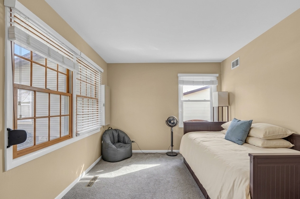 315 Morningside Drive, Bloomingdale, IL 60108 Unit B Den/Office Space
