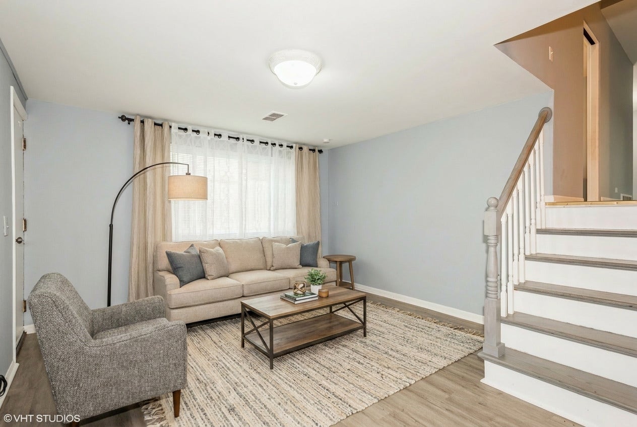 319 Shirley Court, Wheaton, IL 60187 319 Shirley Court, Wheaton, IL 60187
