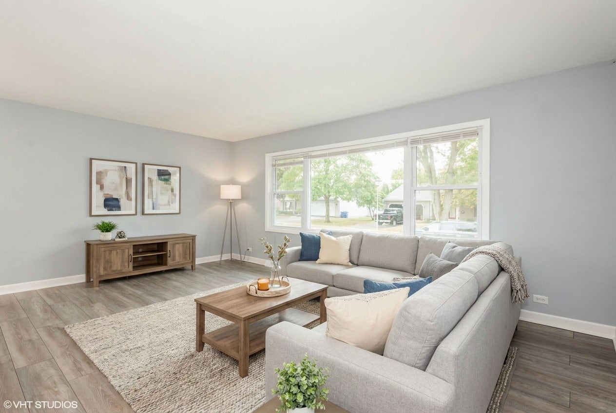 319 Shirley Court, Wheaton, IL 60187 319 Shirley Court, Wheaton, IL 60187