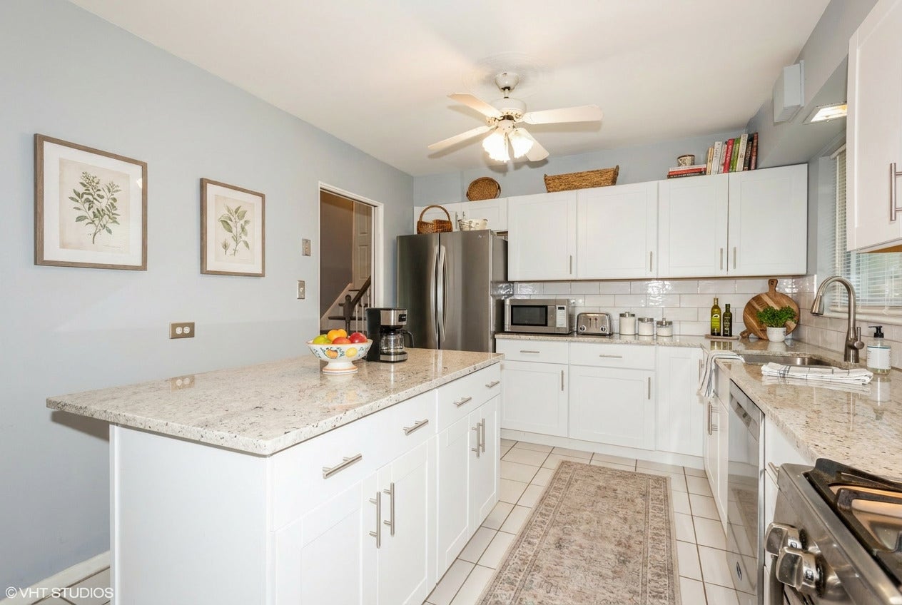 319 Shirley Court, Wheaton, IL 60187 319 Shirley Court, Wheaton, IL 60187