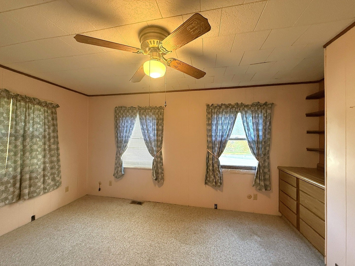809 Inlet Avenue, Dixon, IL 61021 809 Inlet Avenue, Dixon, IL 61021