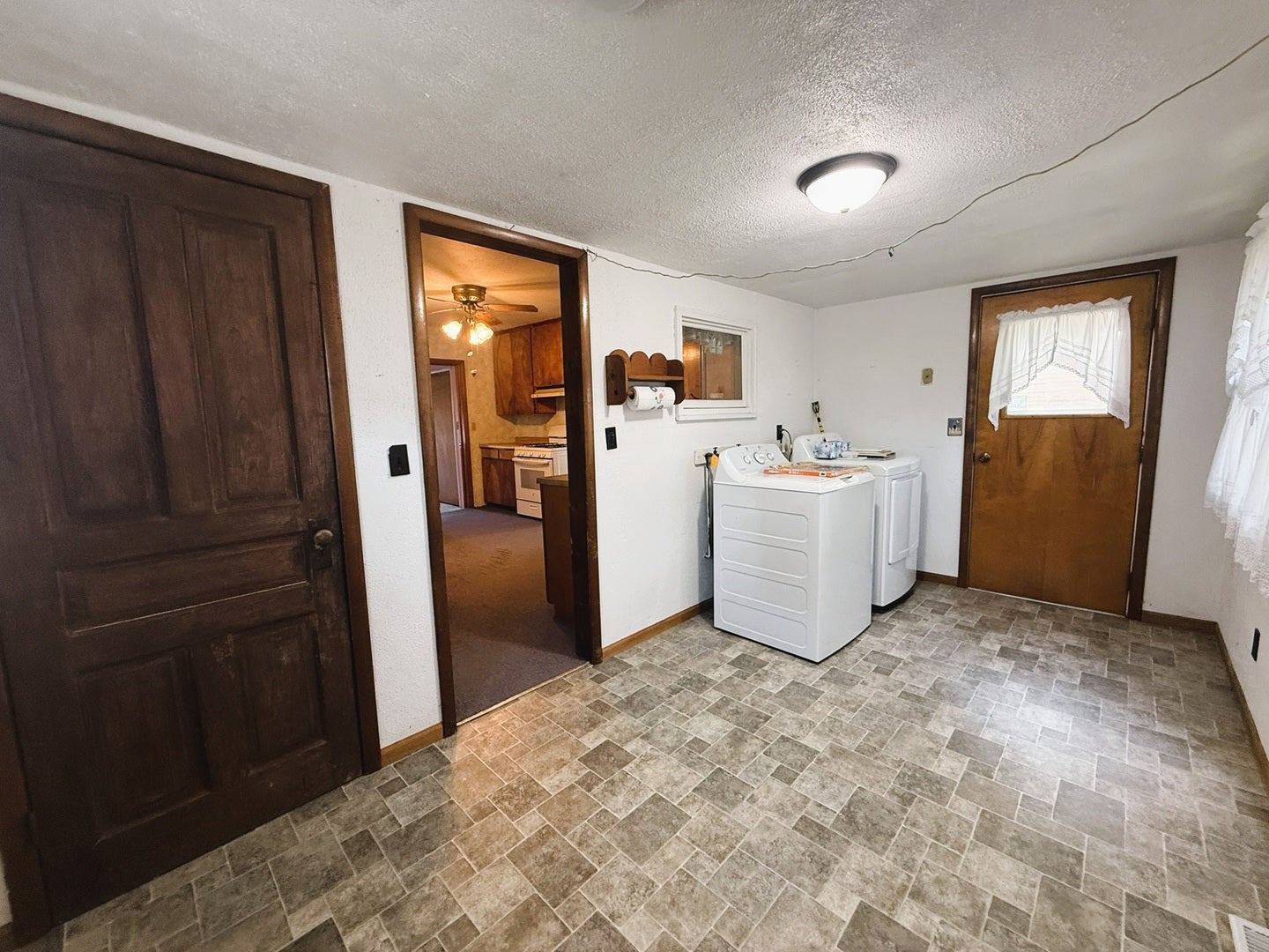 809 Inlet Avenue, Dixon, IL 61021 809 Inlet Avenue, Dixon, IL 61021
