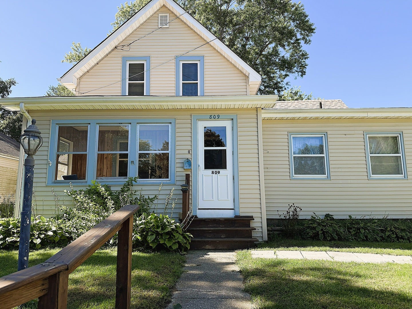 809 Inlet Avenue, Dixon, IL 61021 809 Inlet Avenue, Dixon, IL 61021