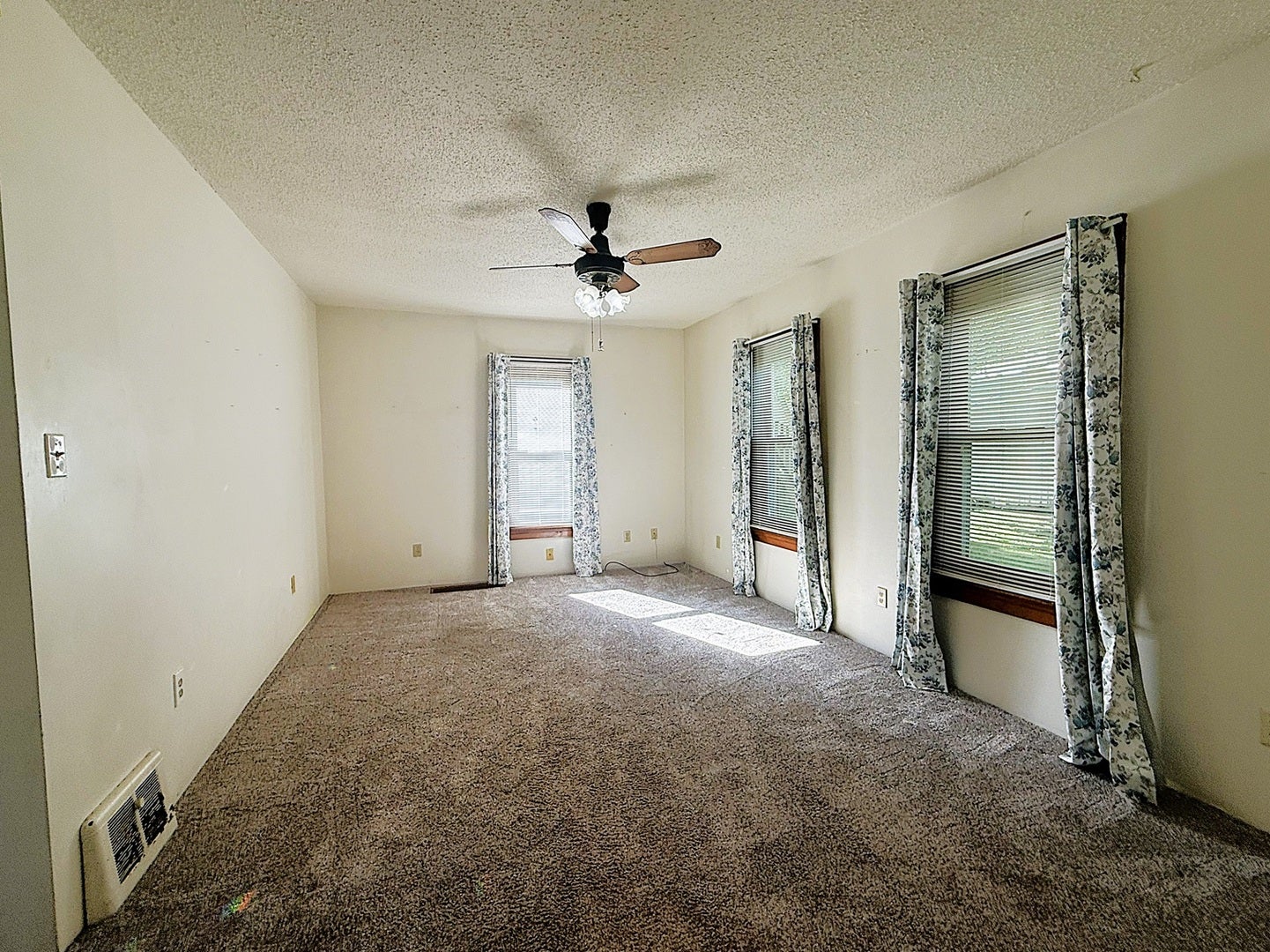 809 Inlet Avenue, Dixon, IL 61021 809 Inlet Avenue, Dixon, IL 61021