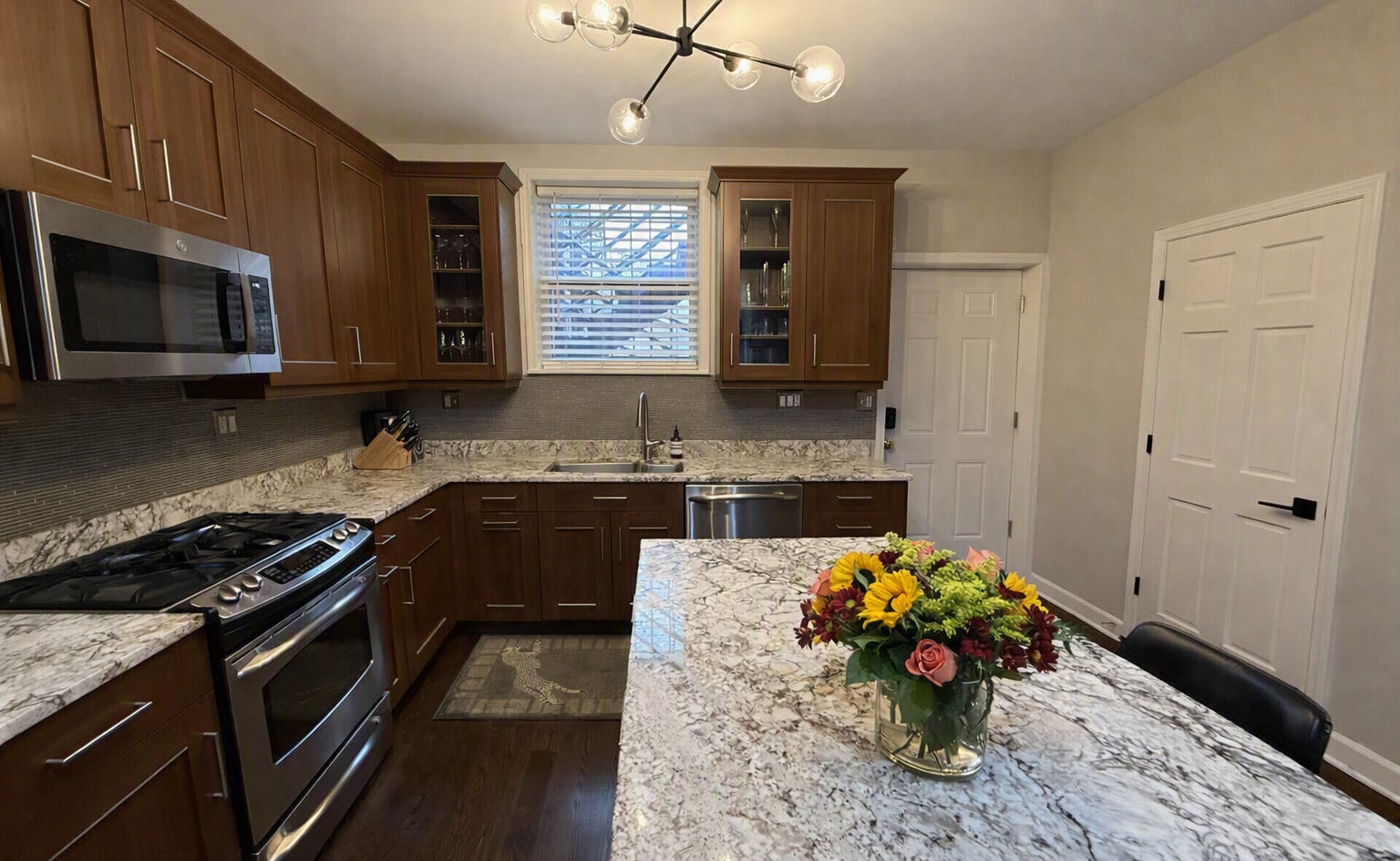 1635 W Beach Avenue, #1, Chicago, IL 60622 1635 W Beach Avenue, #1, Chicago, IL 60622
