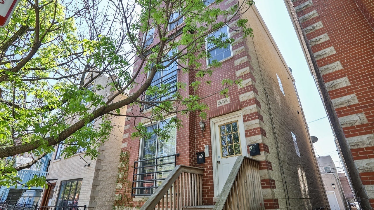 1635 W Beach Avenue, #1, Chicago, IL 60622 1635 W Beach Avenue, #1, Chicago, IL 60622