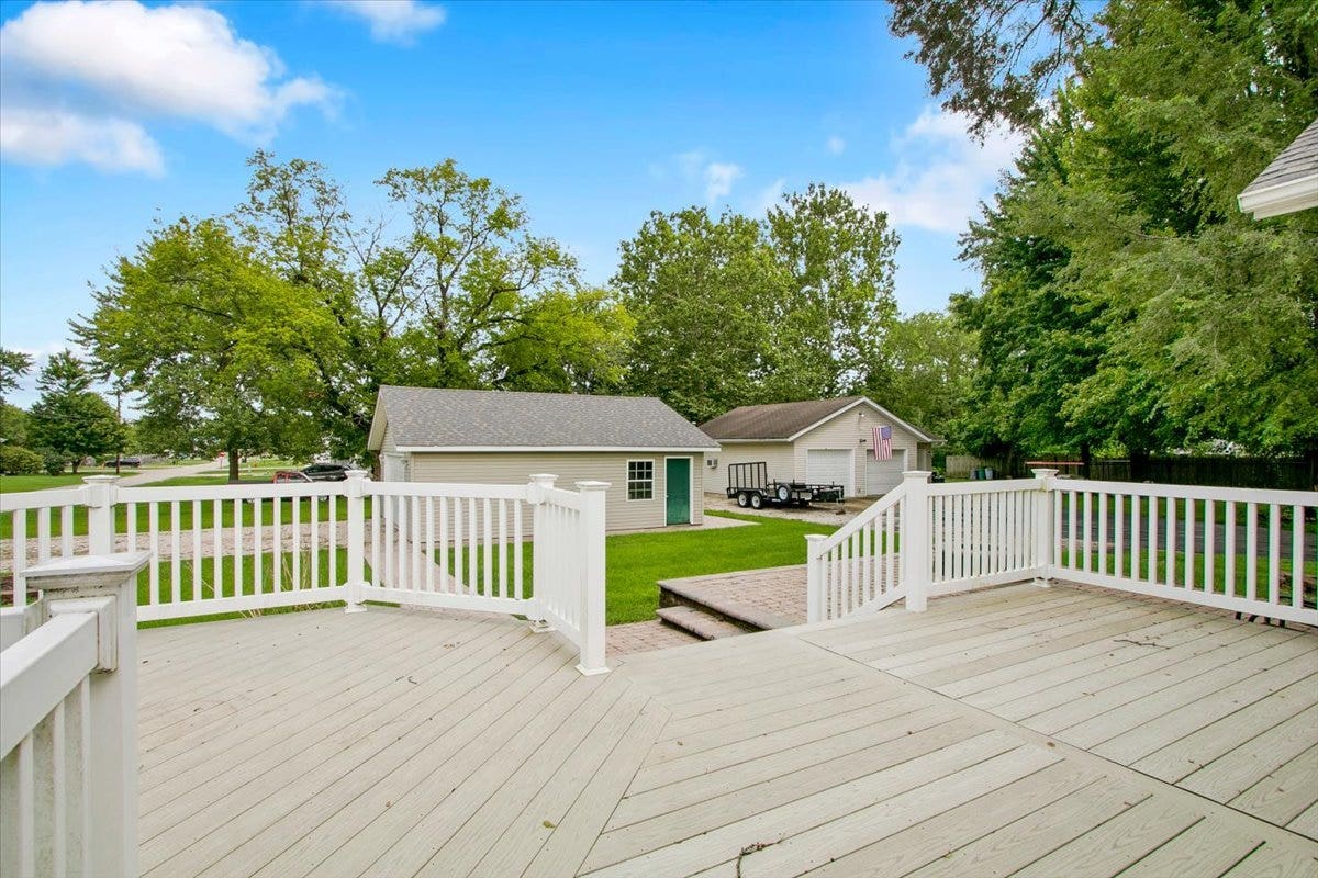 295 N 1st Avenue, Coal City, IL 60416