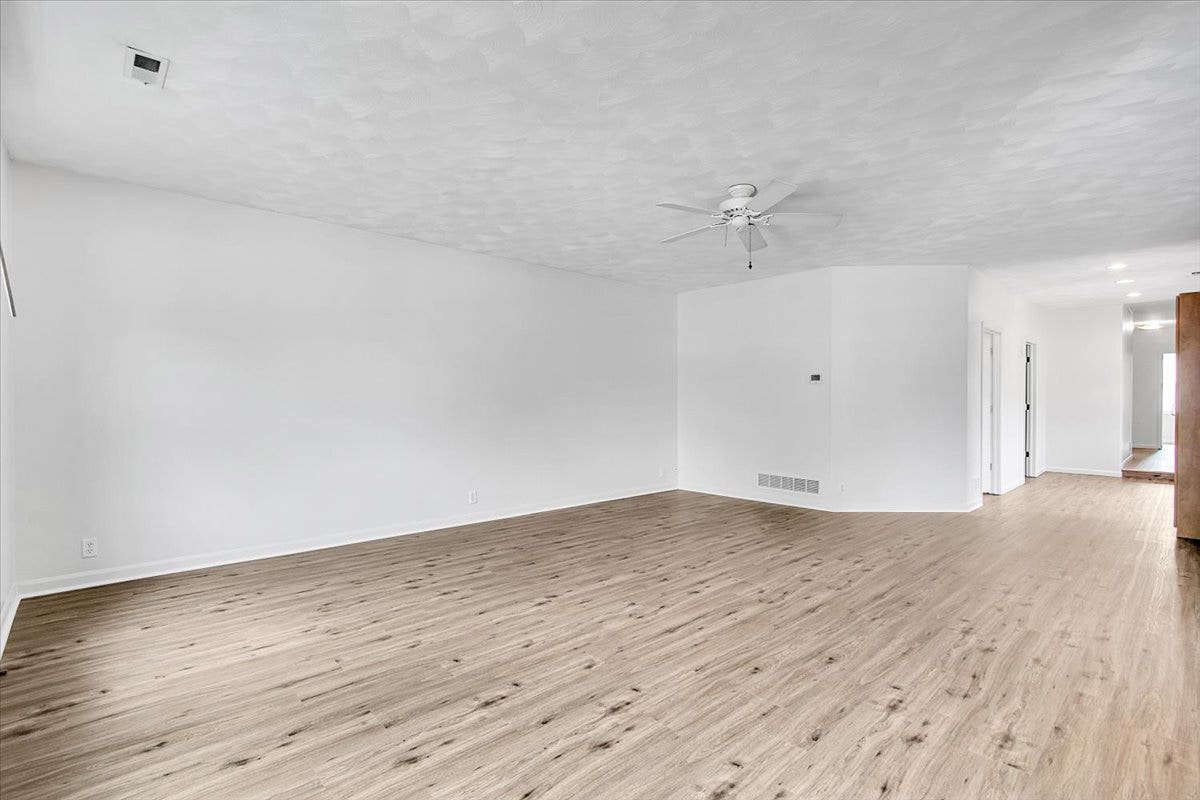 295 N 1st Avenue, Coal City, IL 60416