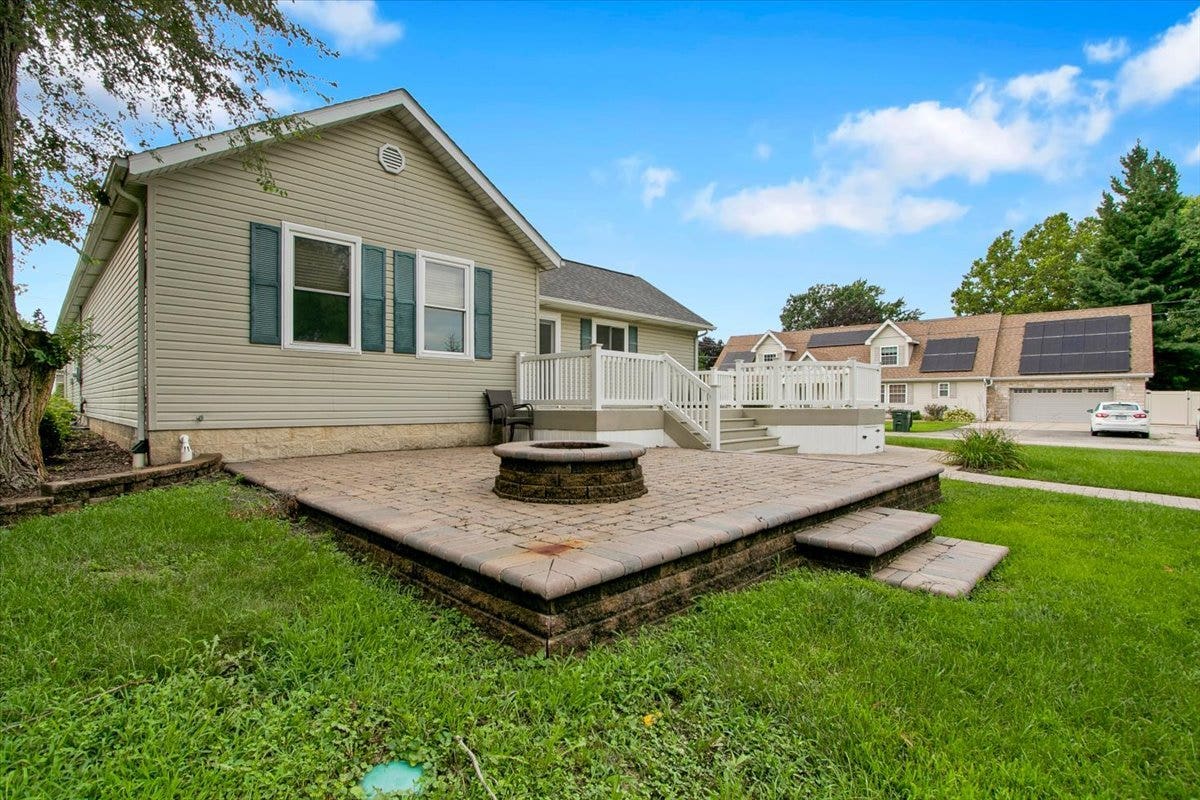 295 N 1st Avenue, Coal City, IL 60416