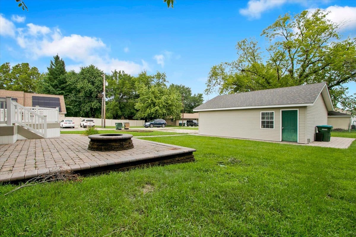 295 N 1st Avenue, Coal City, IL 60416