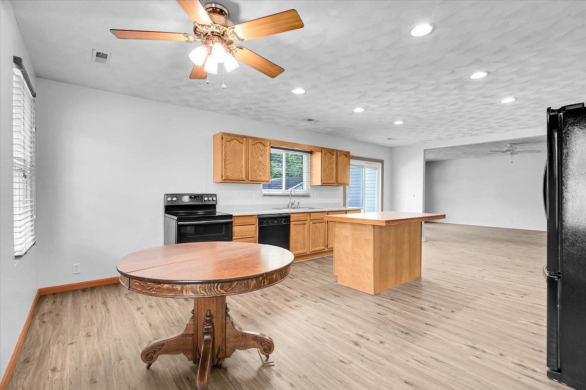 295 N 1st Avenue, Coal City, IL 60416