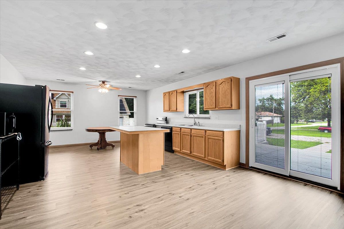 295 N 1st Avenue, Coal City, IL 60416