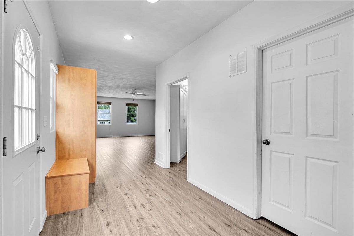295 N 1st Avenue, Coal City, IL 60416