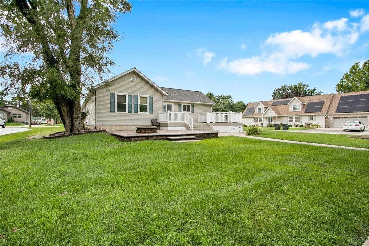 295 N 1st Avenue, Coal City, IL 60416