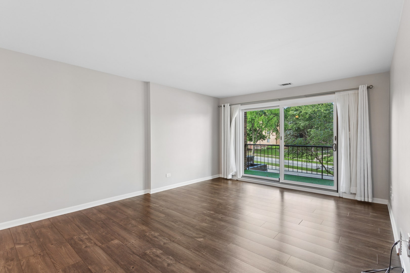 7510 Farmingdale Drive, #210, Darien, IL 60561 7510 Farmingdale Drive, #210, Darien, IL 60561